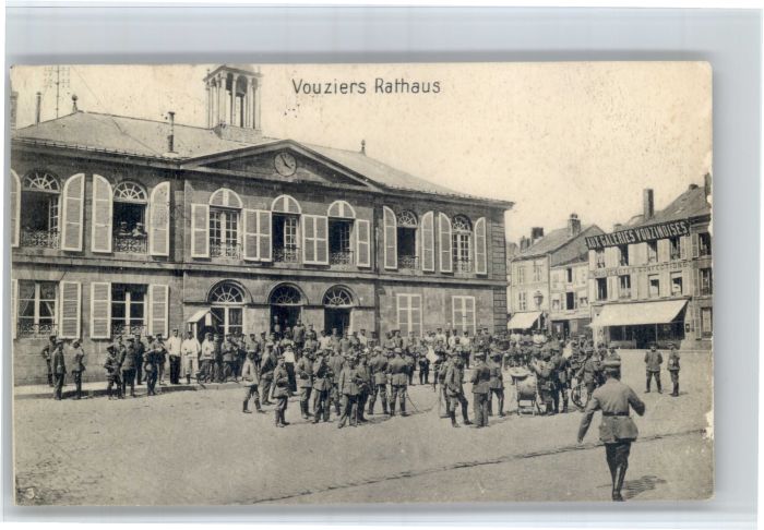 Vouziers Rathaus Soldaten