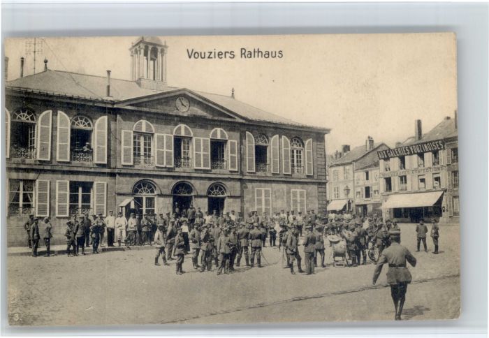 Vouziers Rathaus Soldaten