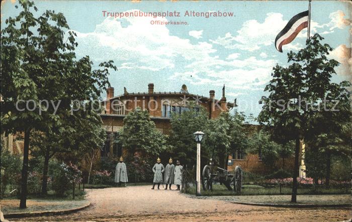 Altengrabow Truppenuebungsplatz Offizierskasern Soldaten