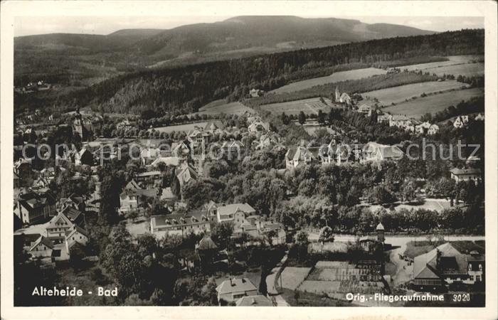 Muenchen Fliegeraufnahme Alte Heide Bad