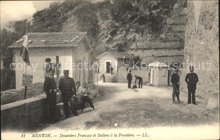 Menton Alpes Maritimes Douaniers Francais et Italiens a la Fro