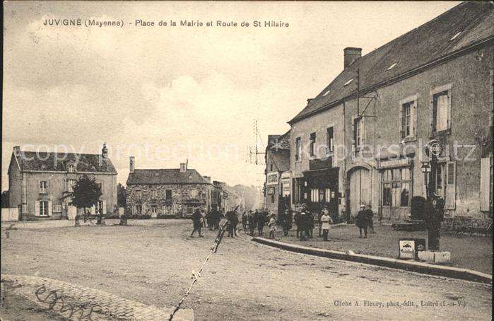 Juvigne Place de la Mairie et Route de St Hilaire