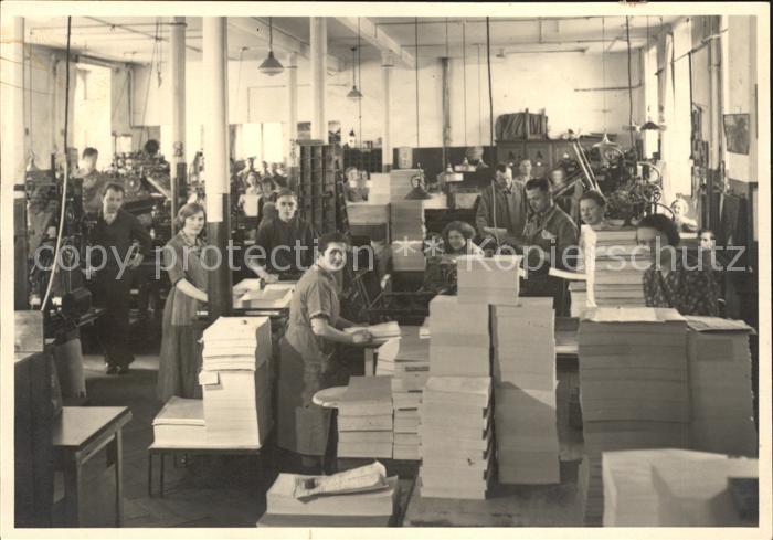 Freiburg Breisgau Herderverlag Frauen bei der Arbeit