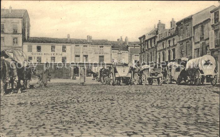 Vouziers Marktplatz Planwagen