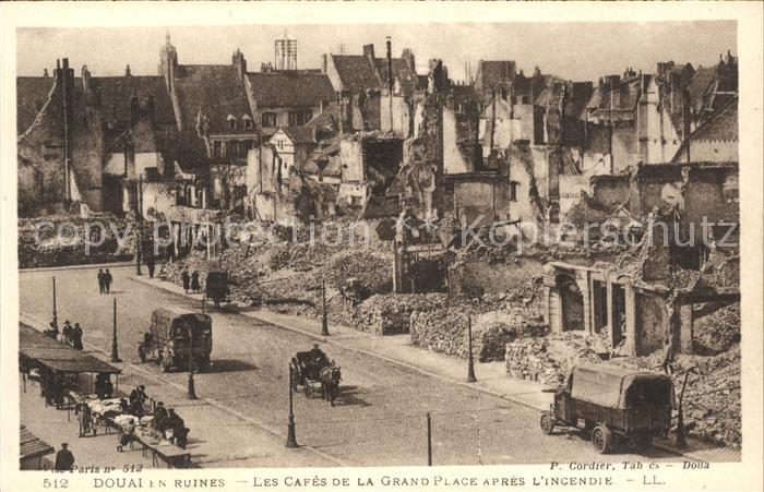 Douai 59 en Ruines Cafes de la Grand Place Grand