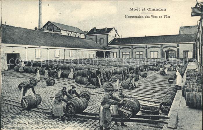 Epernay 51 Moet et Chandon Champagne Manutention des Vins en Futs
