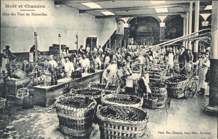 Epernay 51 Moet et Chandon Champagne Mise des Vins