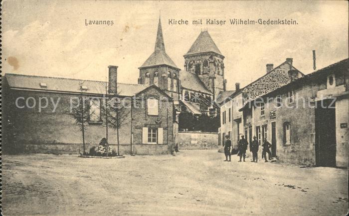 Lavannes Kirche mit Kaiser Wilhelm Gedenkstein