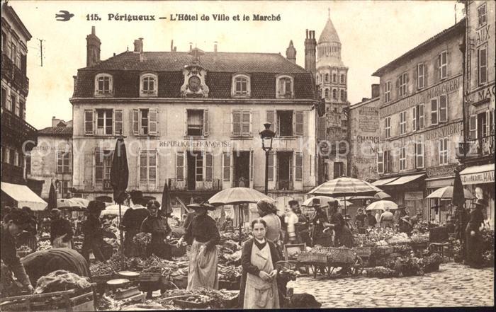 Perigueux Hotel de Ville et le Marche