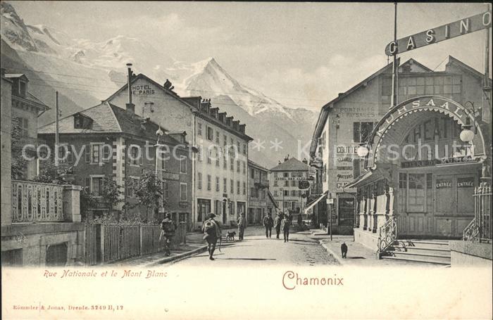 Chamonix Rue Nationale et le Mont Blanc