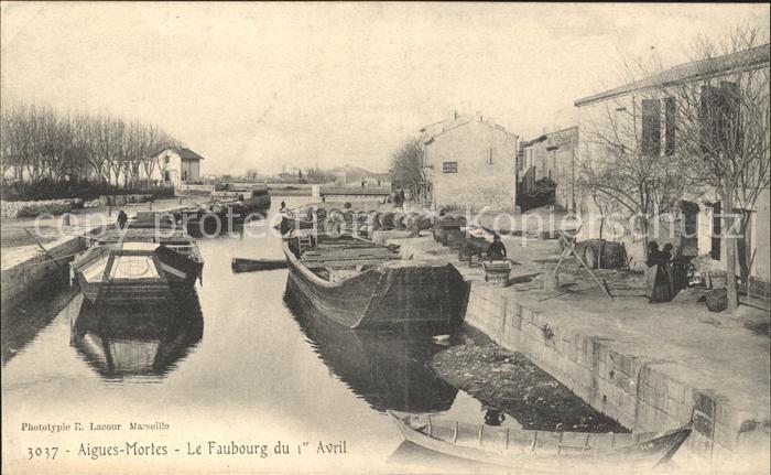 Aigues-Mortes Gard Faubourg du 1er Avril Bateau