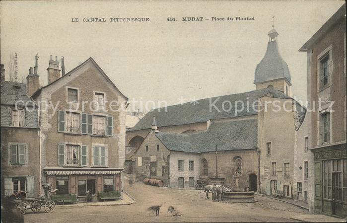 Murat Cantal Place du Planhol Eglise Puits
