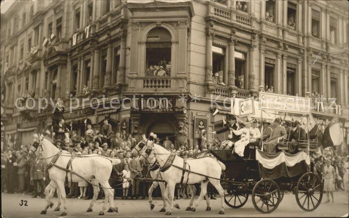 Koeln Rhein Chile Festumzug Halpaus-Zigaretten Schimmel
