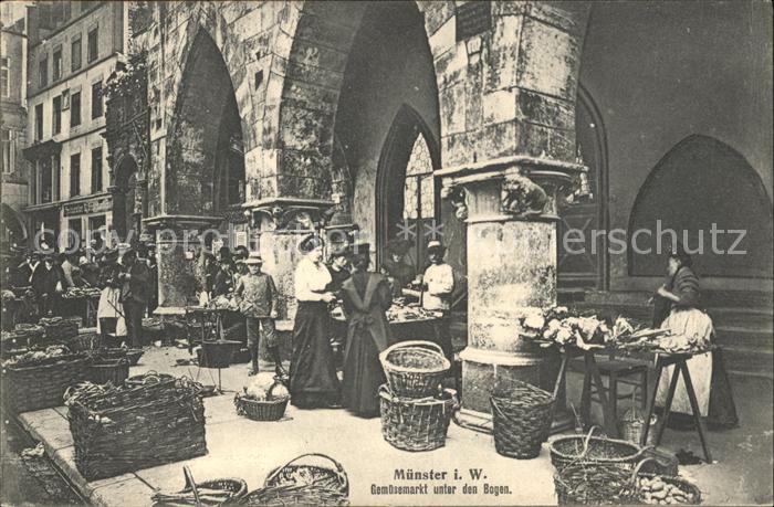 Muenster Westfalen Gemuesemarkt unter den Bogen