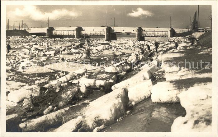 Untertuerkheim Packeis auf dem Neckar Maerz 1929