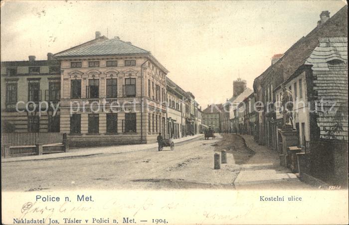 Police nad Metuji Kostelni ulice