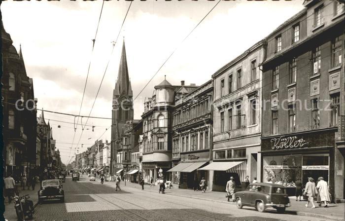 Herne Westfalen Bahnhofstrasse mit Katholischer Kirche