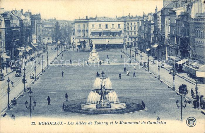 Bordeaux Les Allèes de Tourny et le Monument de Gambetta