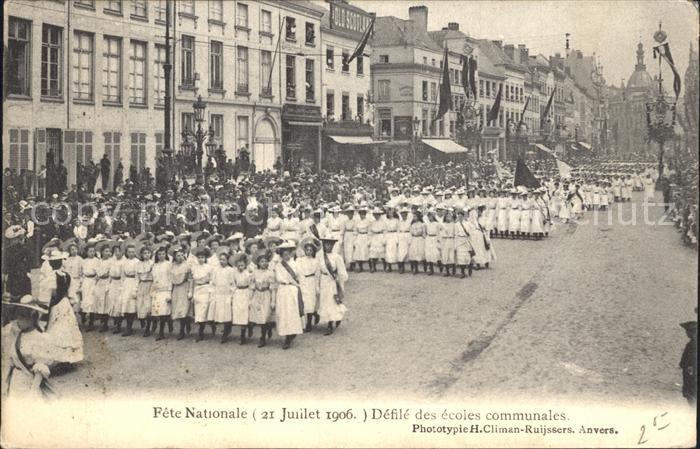 Houffalize Fete Nationale Defile des ecoles communales