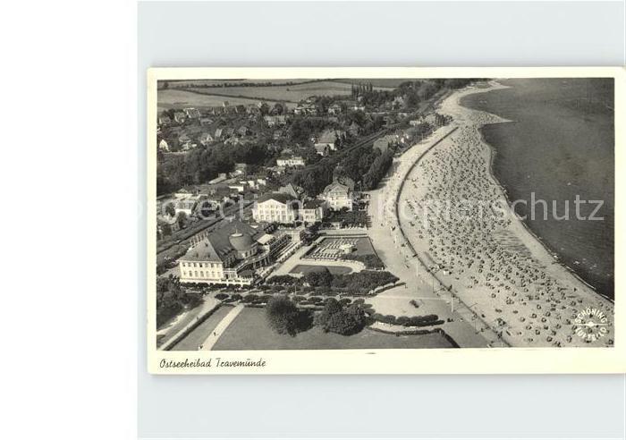 Travemuende Ostseebad Ort und Strand Fliegeraufnahme