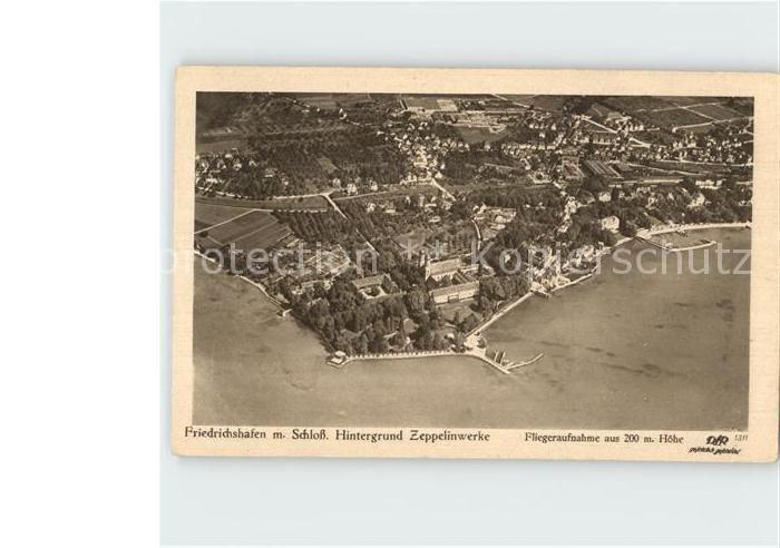 Friedrichshafen Bodensee mit Schloss und Zeppelinwerke Fliegeraufnahme