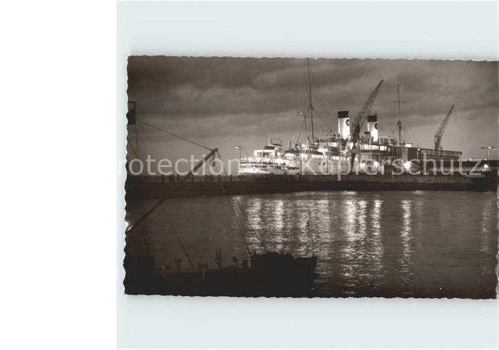 Cuxhaven Nordseebad MS Italia am Steubenhoeft bei Nacht