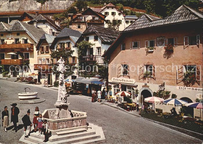 Hallstatt Austria Marktplatz Brunnen