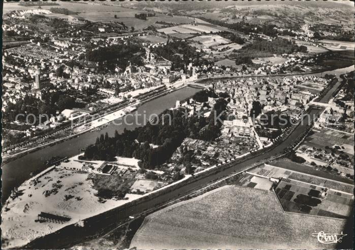 Chateau-Thierry Vue aerienne L'Ile de Chateau Thierry et la Vallee de la Marne