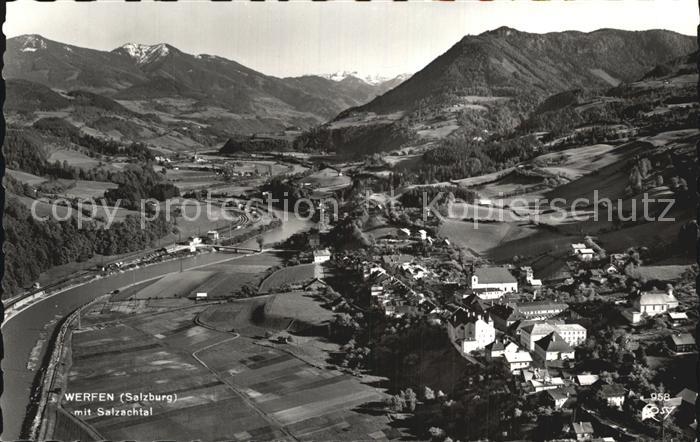 Werfen Salzburg Salzachtal Alpen Fliegeraufnahme