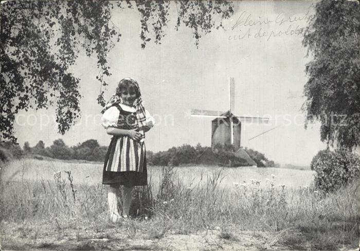 Zeddam Muehle Trachtenmaedchen