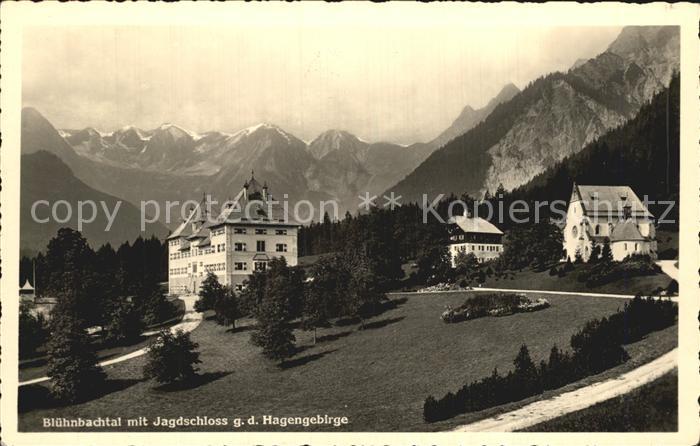 Werfen Salzburg Jagdschloss gegen das Hagengebirge