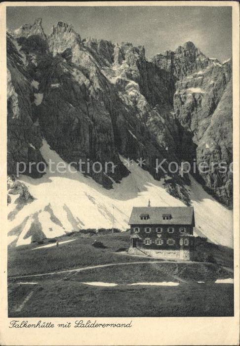 Falkenhuette mit Lalidererwand Gebirgspanorama