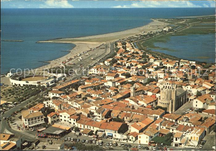 Les Saintes-Maries-de-la-Mer Fliegeraufnahme Eglise fortifiee