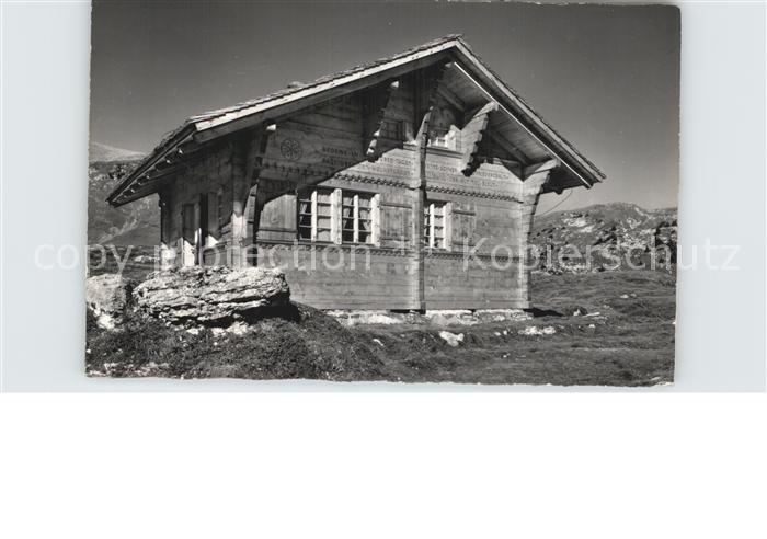 Lobhornhuette ob Isenfluh und Lauterbrunnen