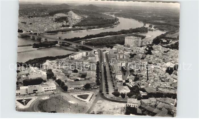 Tarascon Bouches-du-Rhone La Vallee du Rhone a droite le Chateau