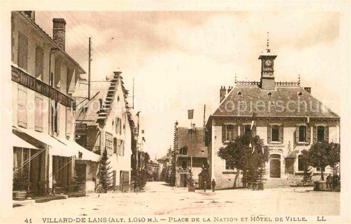 Villard-de-Lans Place de la Nation et Hotel de Ville