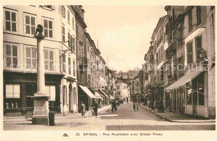 Epinal Vosges Rue Ruamenil avec Statue Pinau