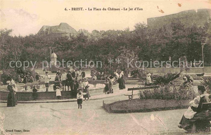 Brest 29 Place du Chateau Le Jet d Eau