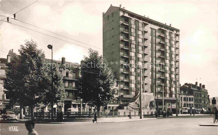 SAINT-ETIENNE  ST-ETIENNE 42 Loire Place et Residence Locarno Le Monument aux Mo