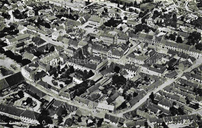 Zistersdorf Weinviertel Niederoesterreich AT Fliegeraufnahme