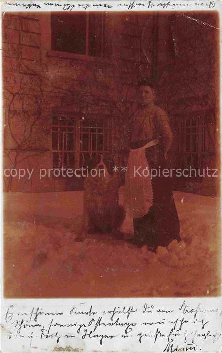 HORGEN ZH Frau mit Bernhardiner