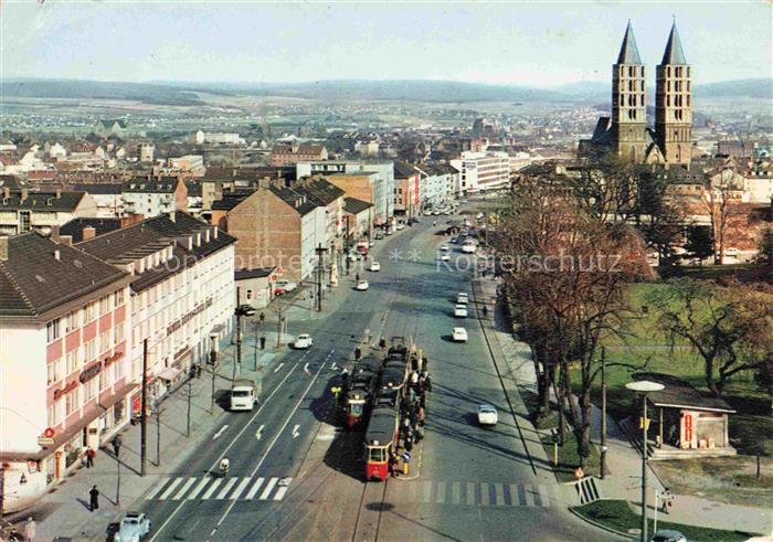 KAssEL CITY Blick vom Lutherplatz in die Kurt-Schumacher-Strasse mit Martinskir