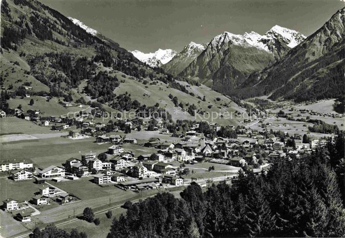 Klosters-Serneus GR Panorama Blick gegen Silvrettagruppe
