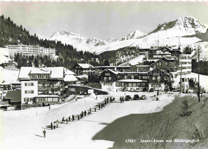 Inner-Arosa GR Teilansicht mit Blick auf Maedrigerfluh