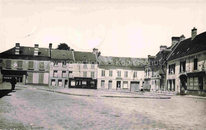 Vic-sur-Aisne Soissons 02 Place de l'Hotel de Ville