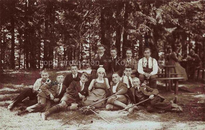 Schneekopf 978m Oberhof Thueringen Wandergruppe