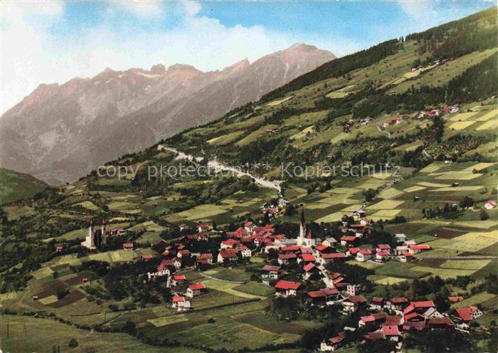 Fliess Tirol AT Fliegeraufnahme mit Parseiergruppe