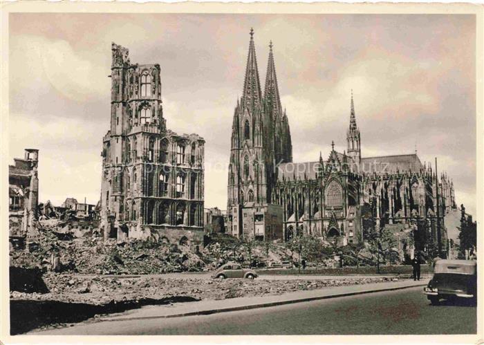 KoeLN  RHEIN Blick auf Dom und Rathausruine