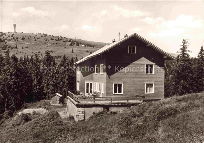 Feldberg 1450m Schwarzwald BW Loerracher Ski-Haus mit Blick zum Feldberg