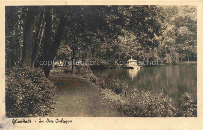 Glueckstadt Steinburg Schleswig-Holstein Partie in den Anlagen Park Schwanenteic